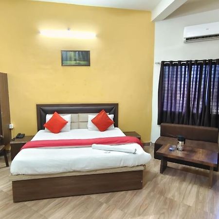 Hotel Shivanjali Palace อุจเจน ภายนอก รูปภาพ