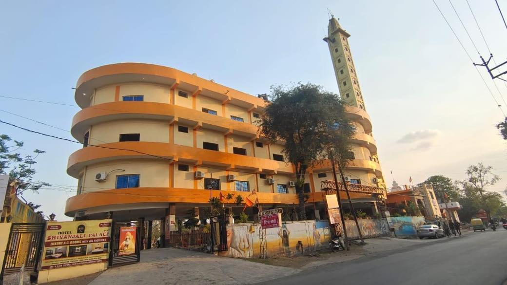 Hotel Shivanjali Palace อุจเจน ภายนอก รูปภาพ